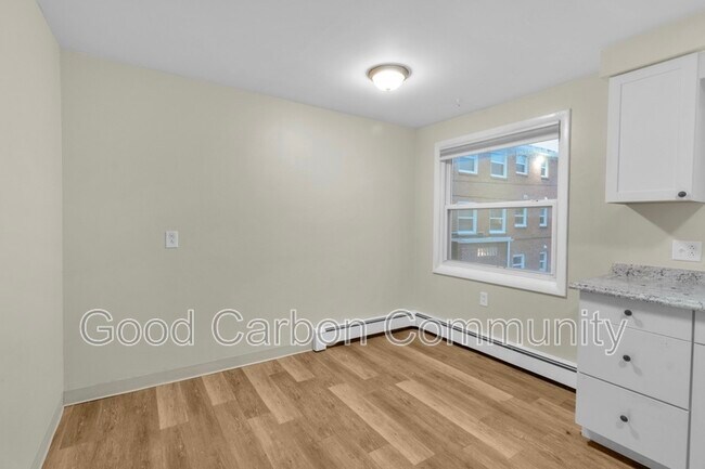 Building Photo - 1190 Orchard Park Rd