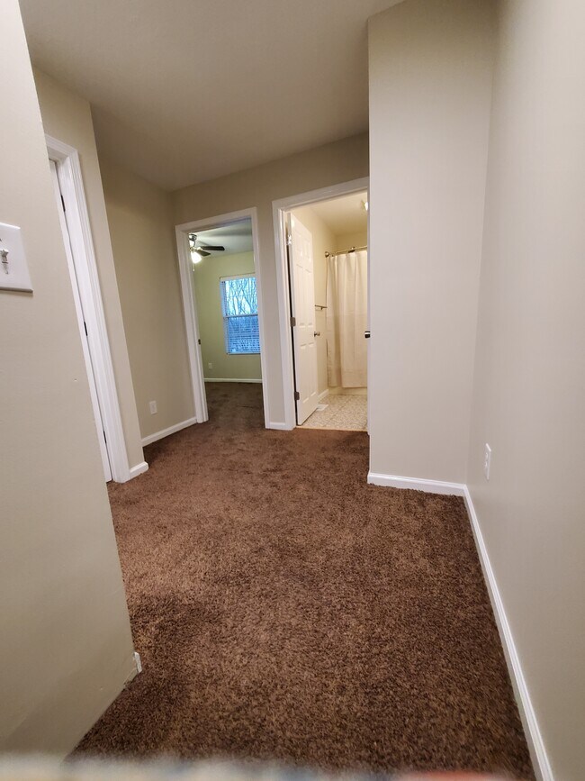 Building Photo - 405 Church St