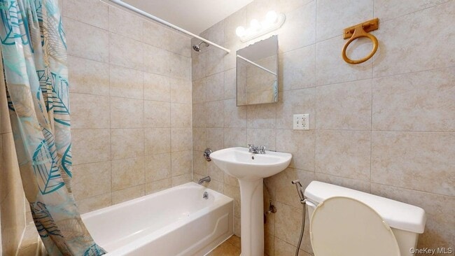 Building Photo - 418 73rd St