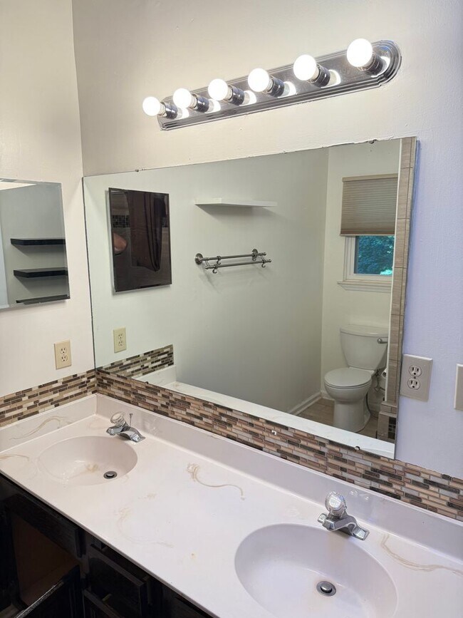 Building Photo - Spacious 3BR Home with Fenced Yard & Outdoor Living in Prime Location!