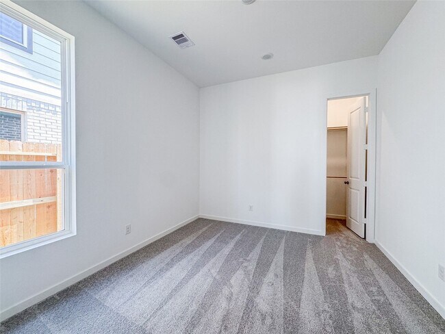 Building Photo - 30939 Spring Lily Wy