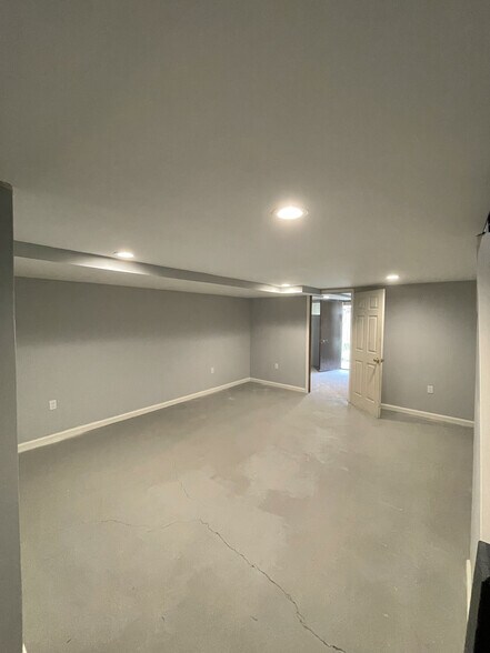 Building Photo - 2205 Walnut Ridge Est