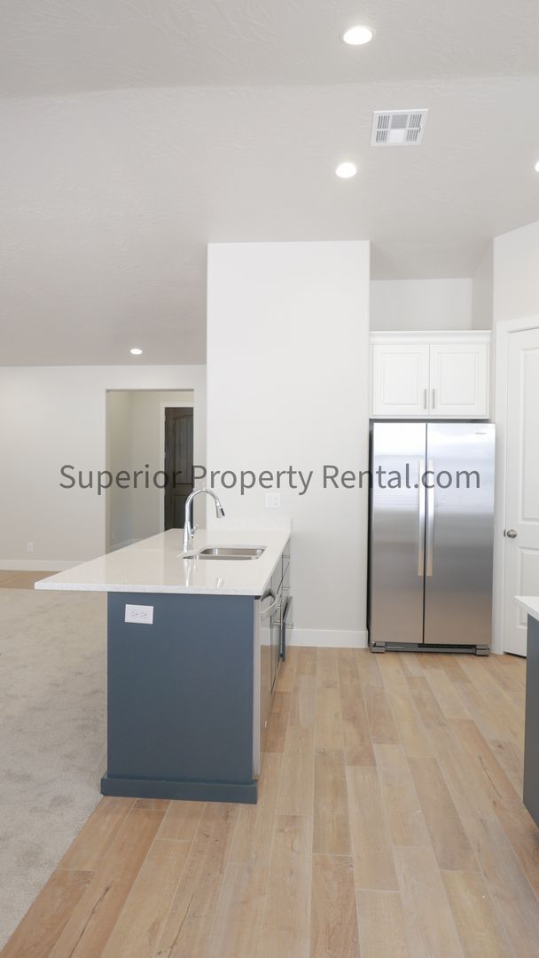Building Photo - Newer 3 Bed, 2 Bath home in Brio