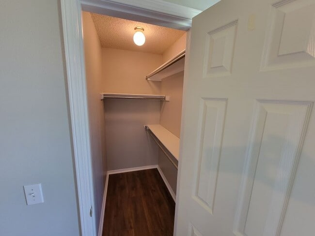 Building Photo - 1010 S Liberty Dr