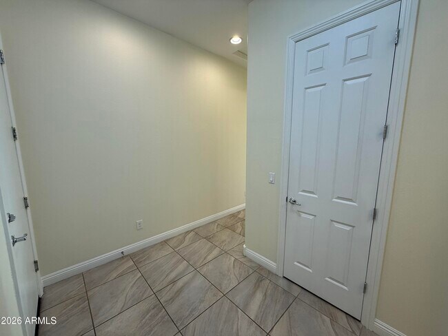 Building Photo - 3320 S Waterfront Dr