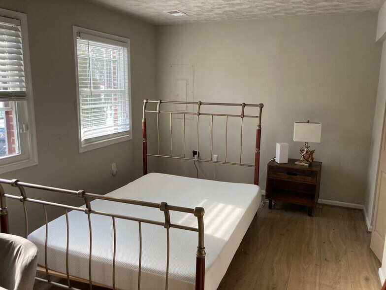 Building Photo - 3804 Charred Oak Dr