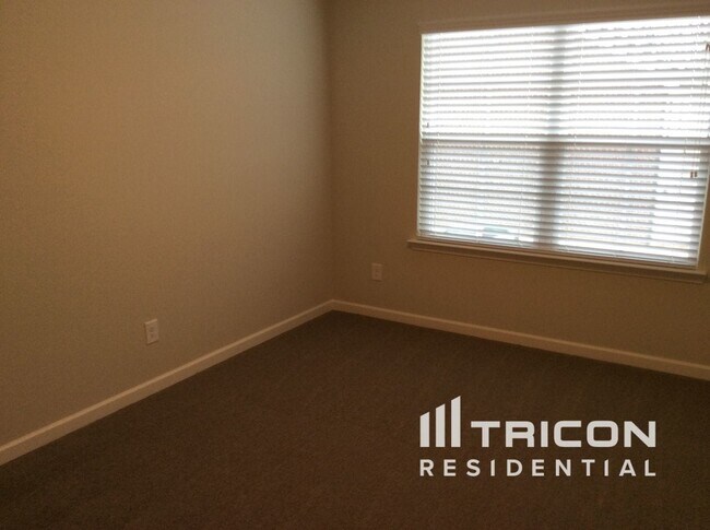 Building Photo - 129 Hickory Sta Ln