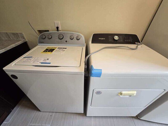 Building Photo - 3614 Lawson St