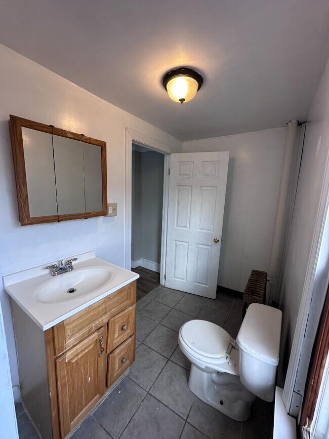 Building Photo - 787 Keating St