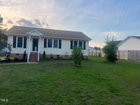 Building Photo - 404 Cardinal Dr