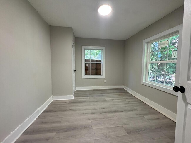 Building Photo - 2028 Amity Ave