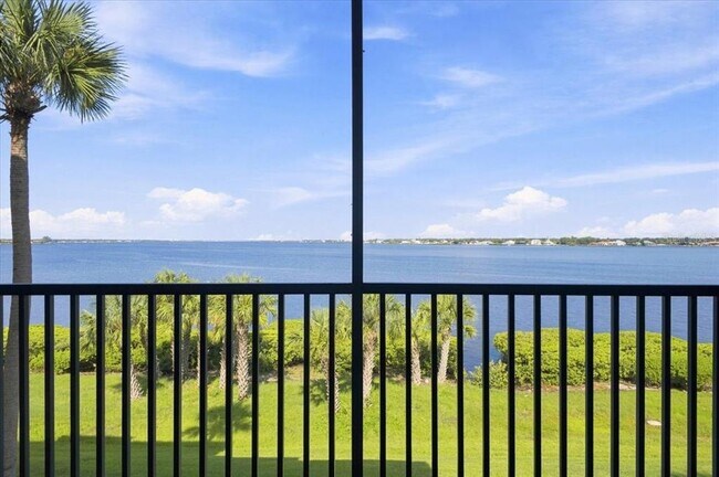 Building Photo - 920 Tidewater Shores Loop