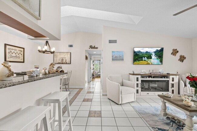 Building Photo - 2502 SE Anchorage Cove