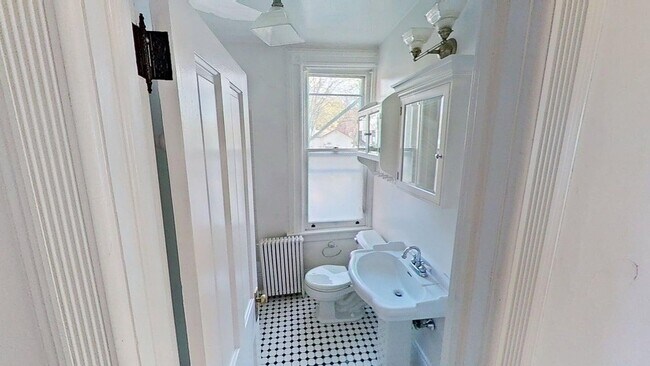 Building Photo - 41 Taylor Ave