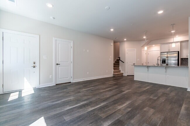 Building Photo - Elegant Townhome Living Near Herndon Conveniences