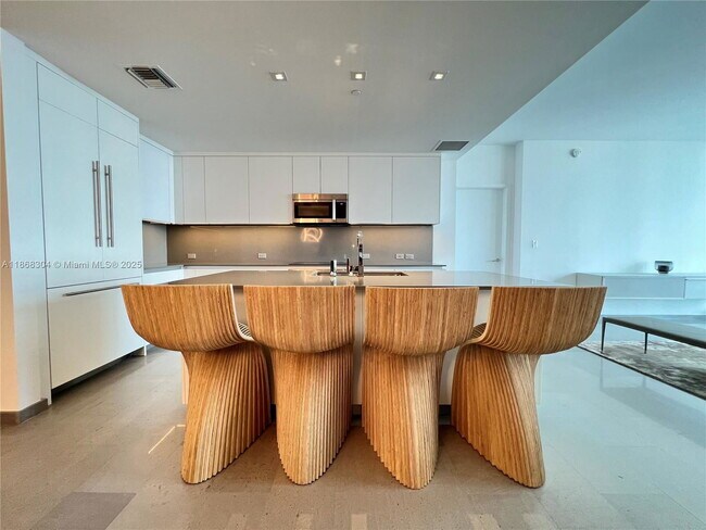 Building Photo - 68 SE 6th St