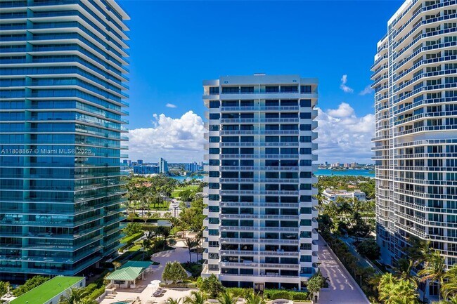 Building Photo - 10205 Collins Ave