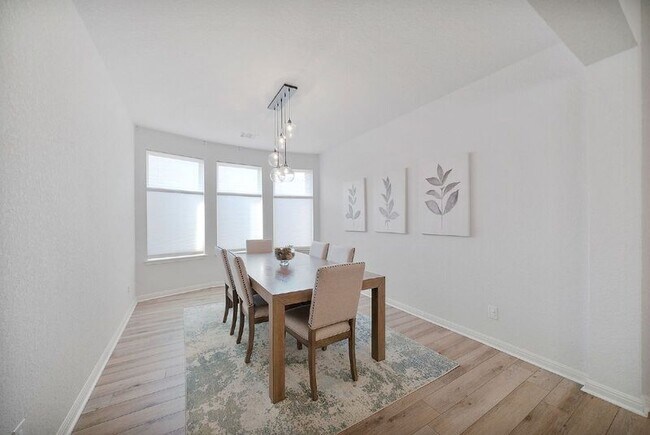 Building Photo - 12927 Maridell Park