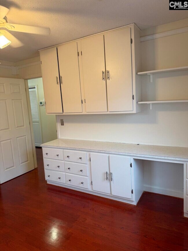 Building Photo - 511 Shady Ln