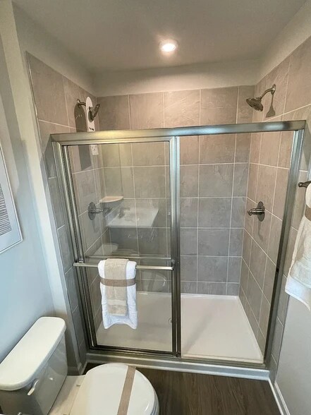 Building Photo - 420 Park Ave