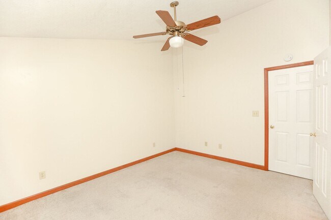 Building Photo - 200 Arabian Cir