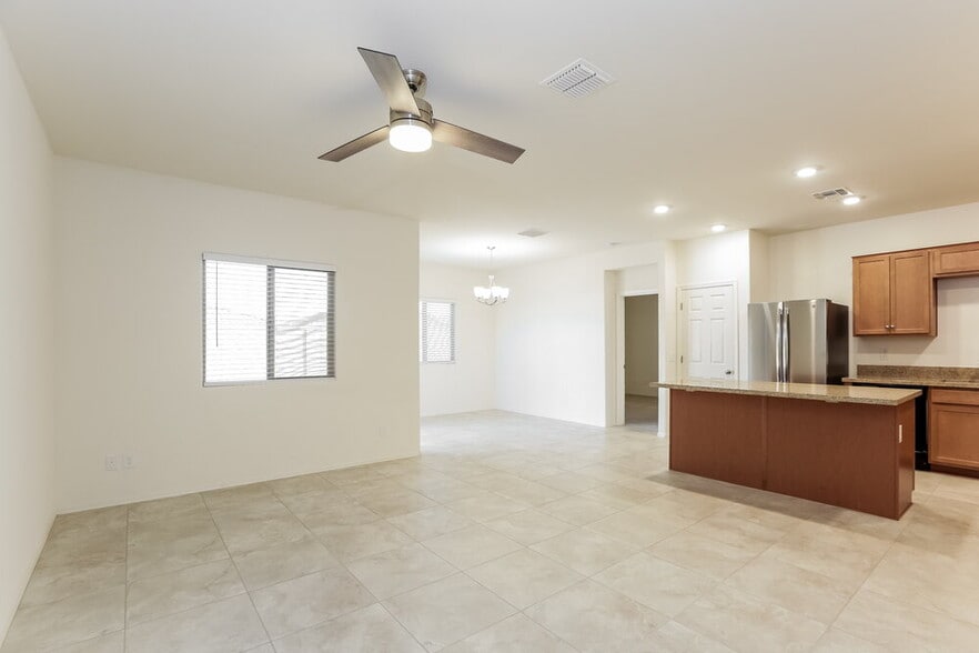 Building Photo - 4086 W Winston Dr