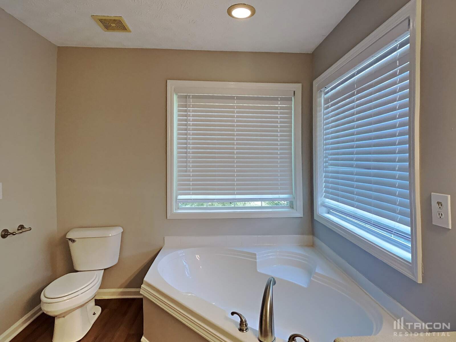 Building Photo - 116 Summer Lake Dr