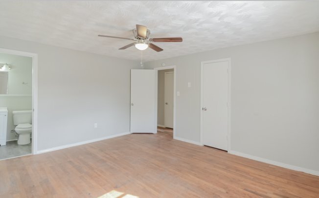 Building Photo - 115 S 1659