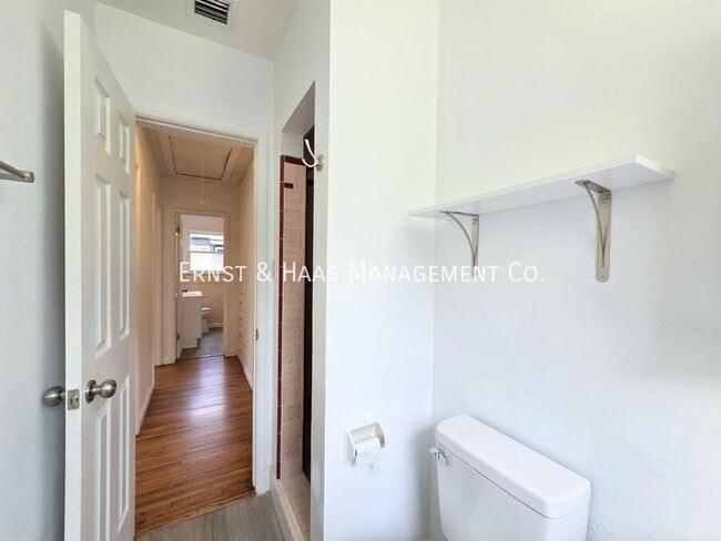 Building Photo - 1067 Ximeno Ave