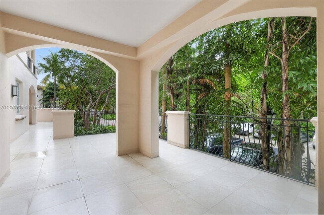 Building Photo - 19116 Fisher Island Dr