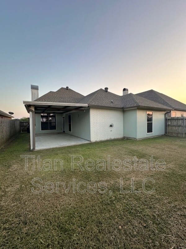 Building Photo - 204 Braxton Dr
