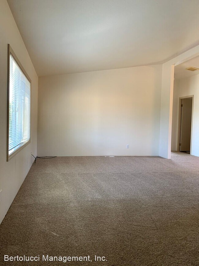 Building Photo - 3 br, 2 bath House - 40505 Hess Rd.