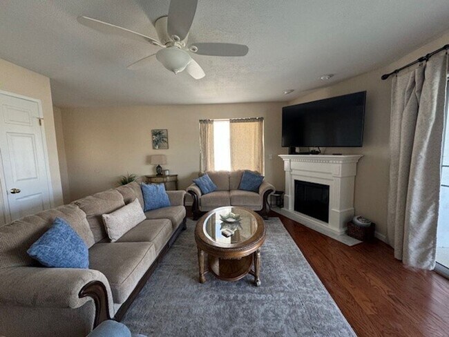 Building Photo - Riverfront 2BR 2BA Furnished Condo on GROUND LEVEL W/Garage and UTILITIES Included AVAIL 4/1/26