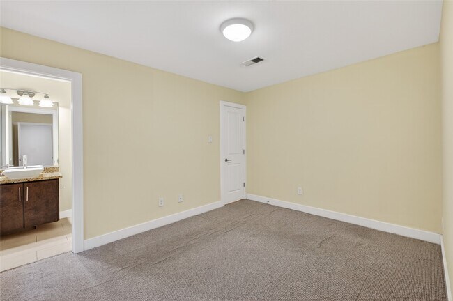 Building Photo - 4608 Nett St