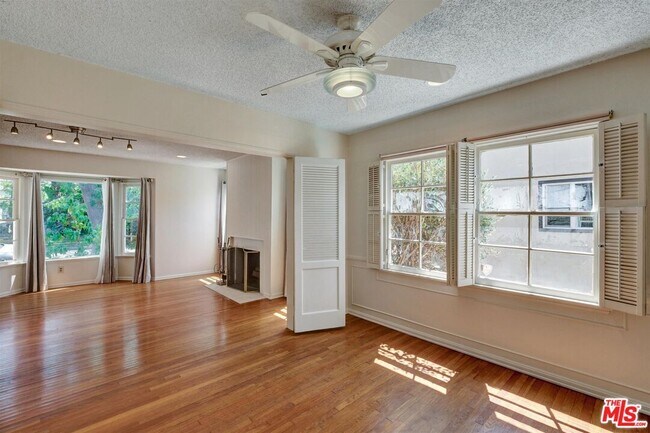 Building Photo - 2511 Castle Heights Ave