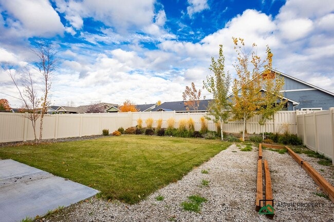 Building Photo - Upgraded 4 bed 3 bath home