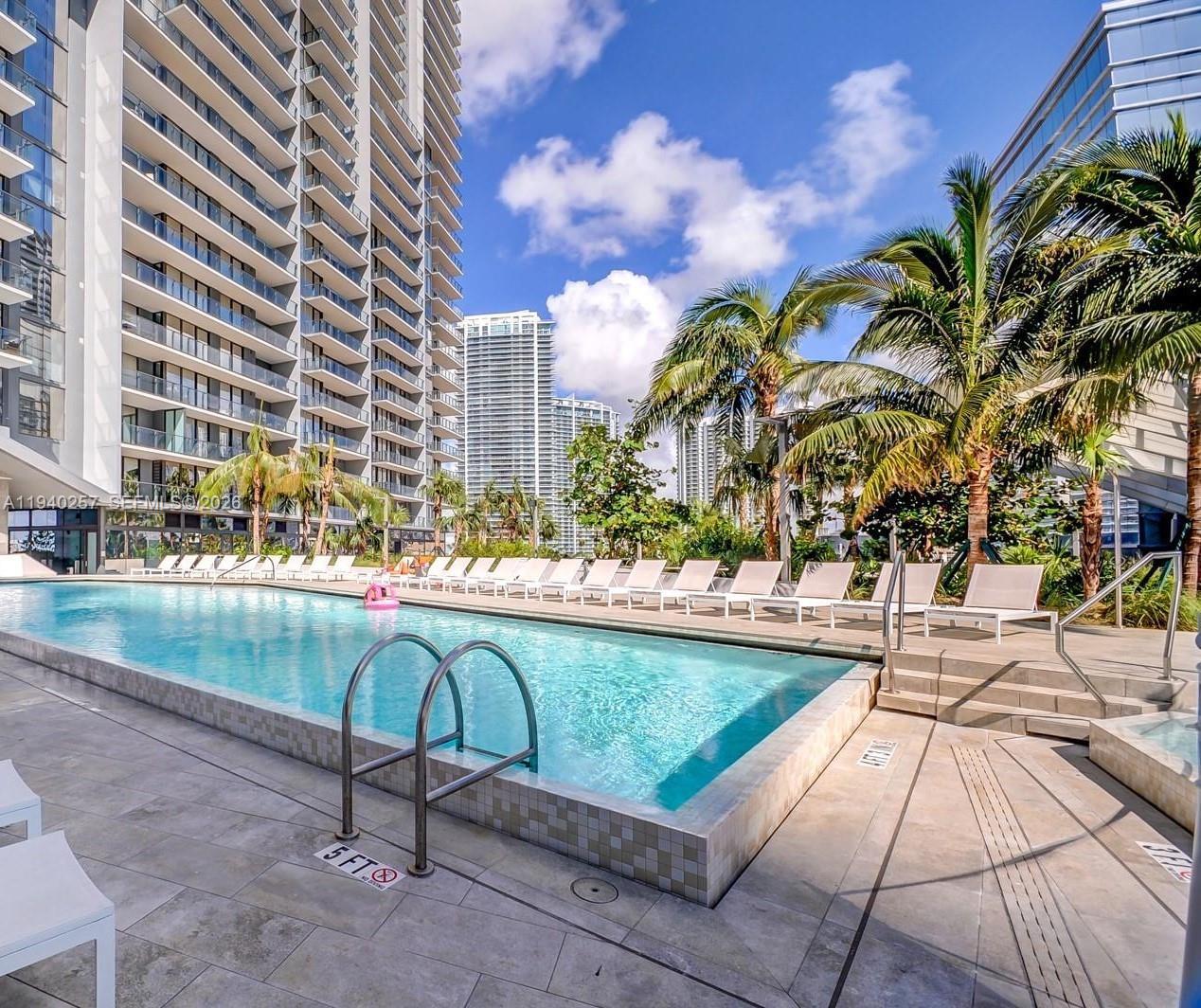 Building Photo - 68 SE 6th St