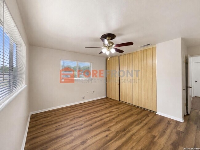 Building Photo - 7845 Village Oak Dr