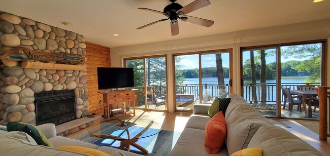 Building Photo - Pre-Leasing Winter and Spring Furnished Rental