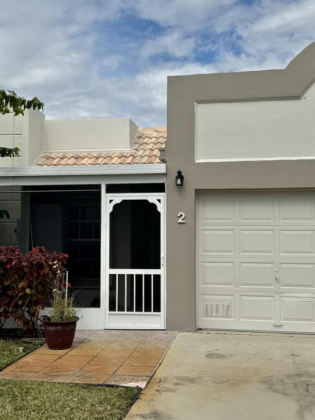 Building Photo - 9071 Tracy Ct