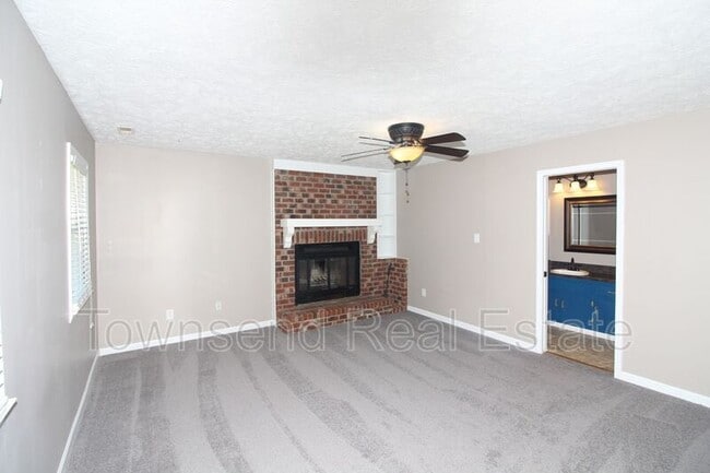 Building Photo - 5827 Hibernia Dr