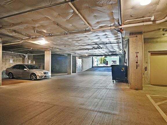 Building Photo - 1125 E Olive St