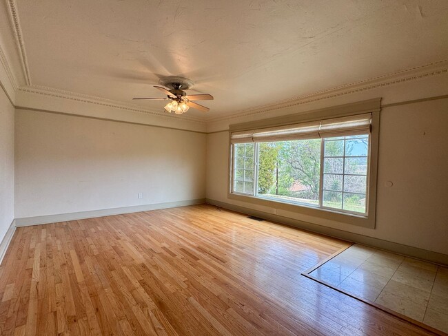 Building Photo - 8829 Greenview Pl