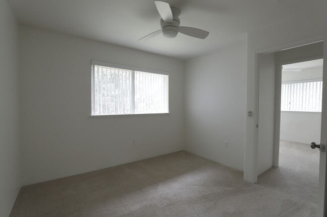 Building Photo - Rarely Available !  Beautiful 3-Bedroom Corner Unit – Pet Friendly & Spacious!