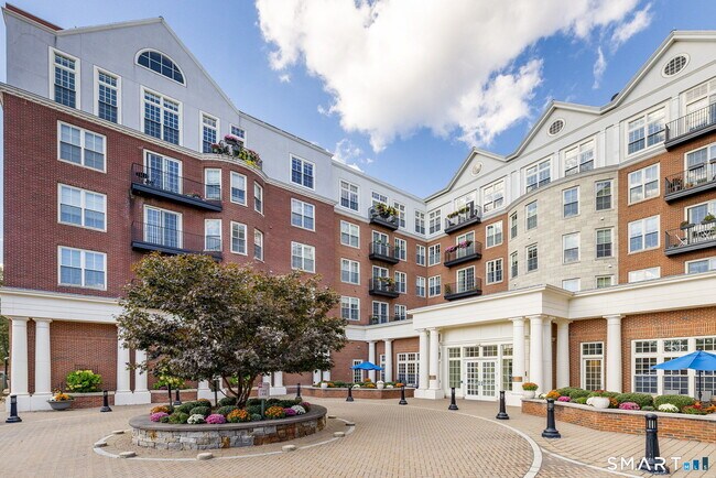 Building Photo - 85 Memorial Rd