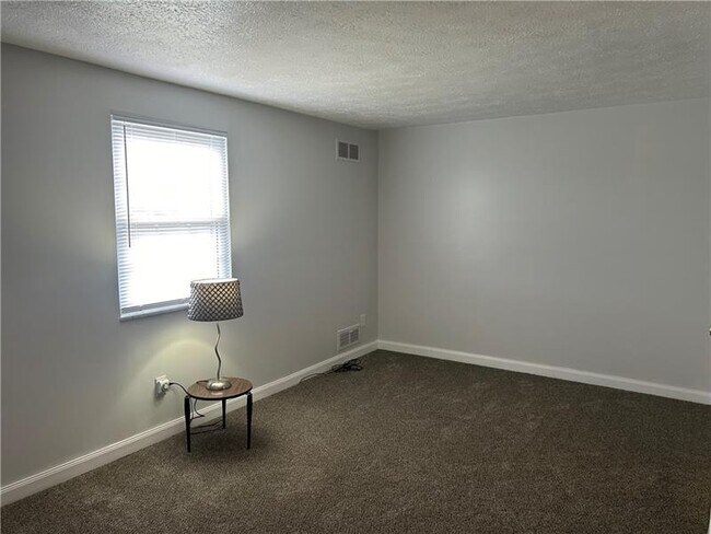 Building Photo - 5046 Harvest Ln