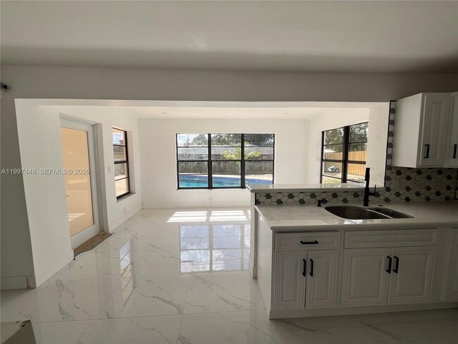 Building Photo - 6370 Atlanta St