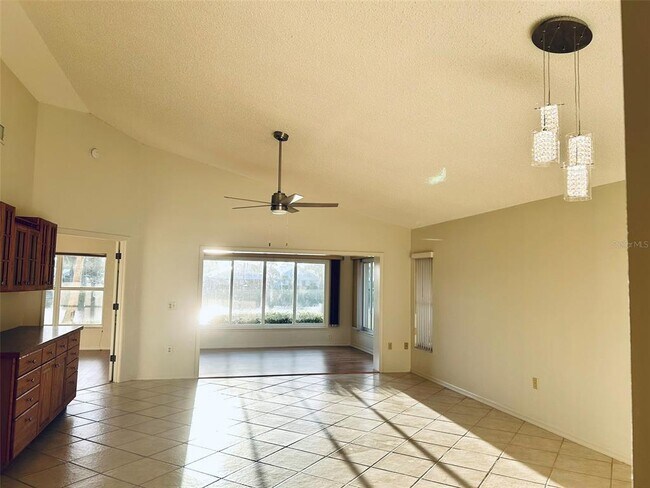 Building Photo - 799 Harrington Lake Dr N