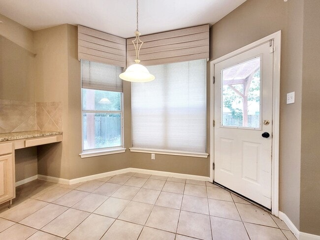 Building Photo - 1617 Sunterro-
