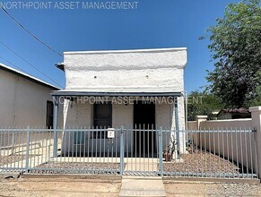 Building Photo - Downtown 2 Bedroom House